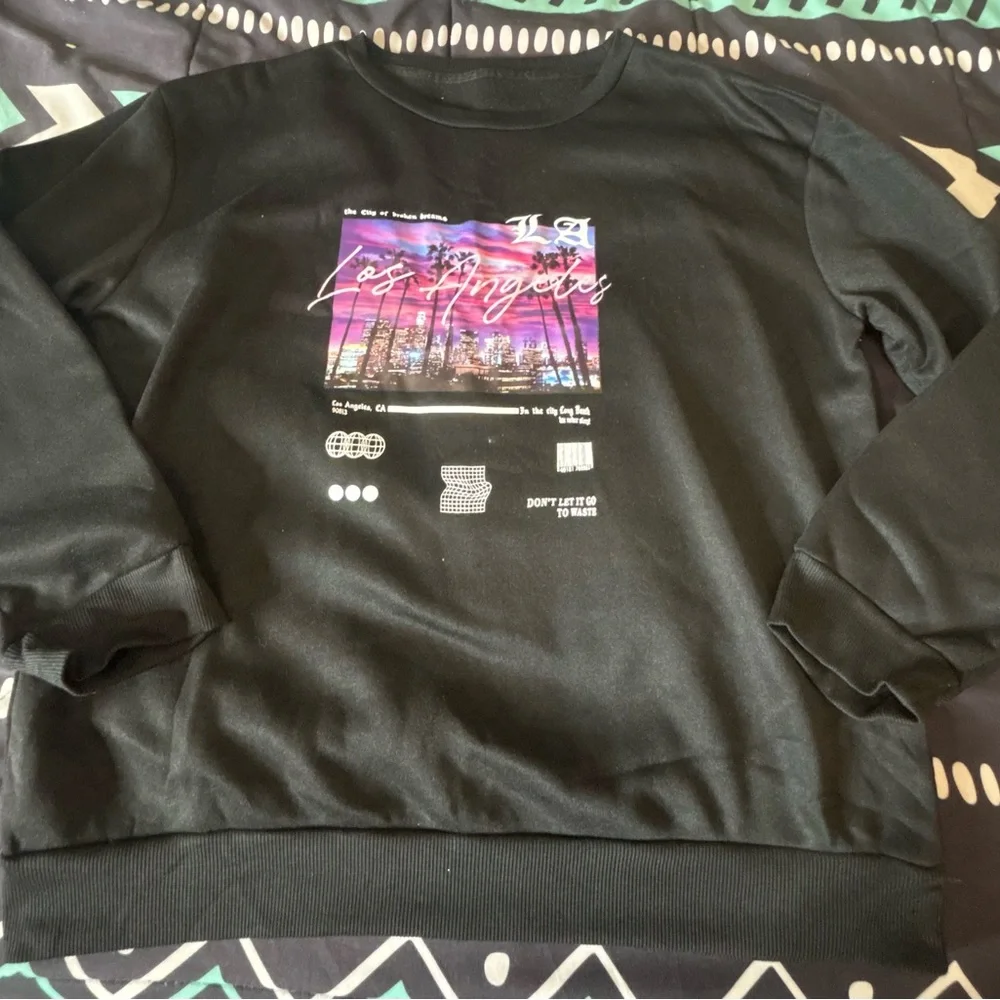 SHEIN Black Graphic Crewneck Top - Picture 1 of 4